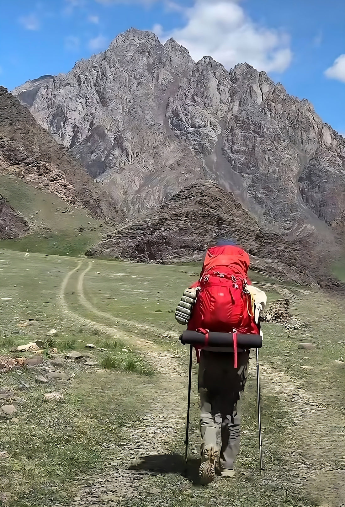 A Deep Dive into the Advantages of Lightweight Materials in Camping and Hiking Gear