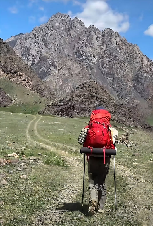 A Deep Dive into the Advantages of Lightweight Materials in Camping and Hiking Gear